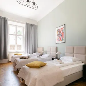  Apartament Studencka Street, Next To Planty Park